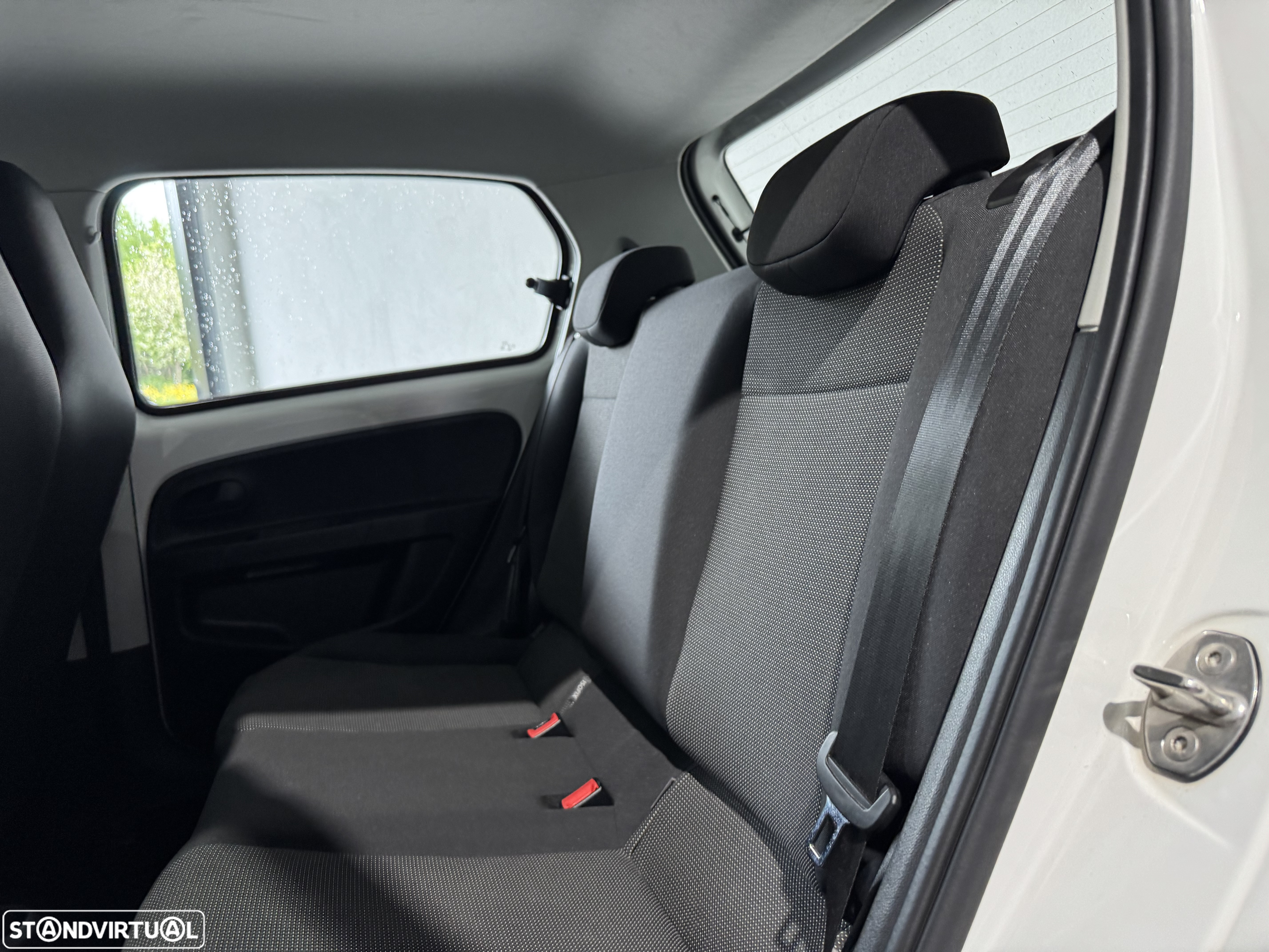VW Up! Active - 8