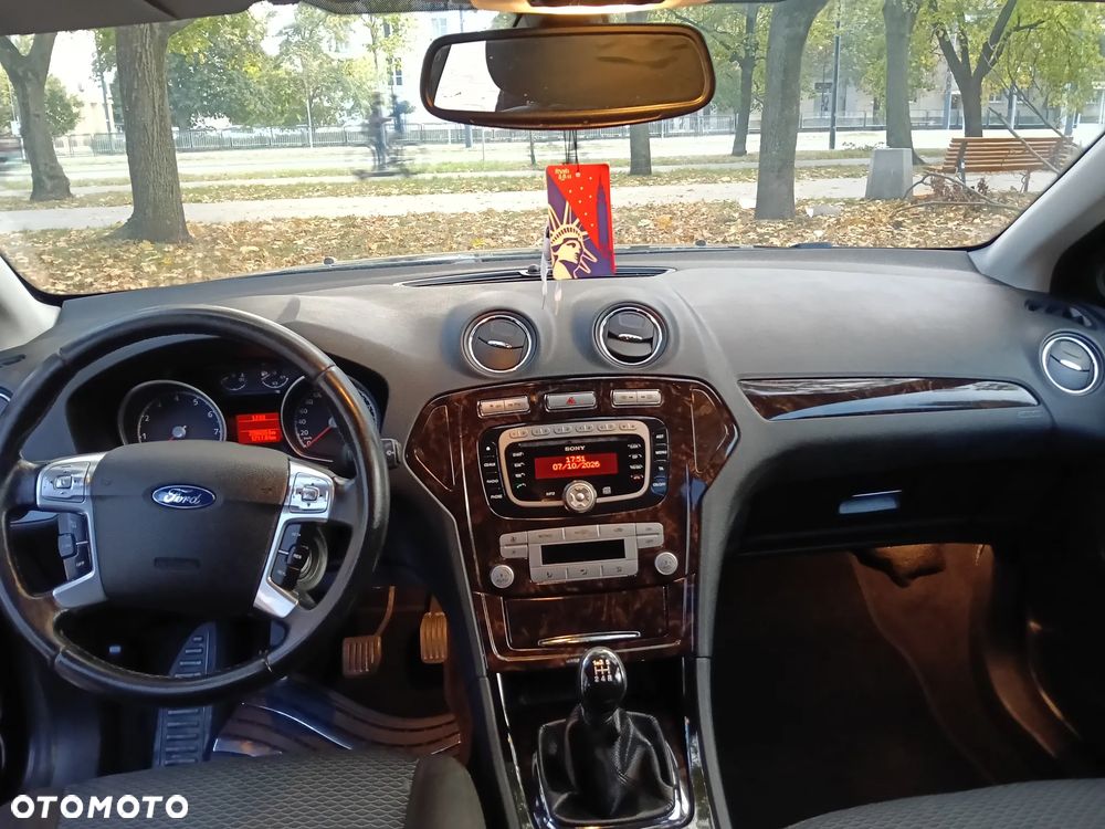 Ford Mondeo - 27
