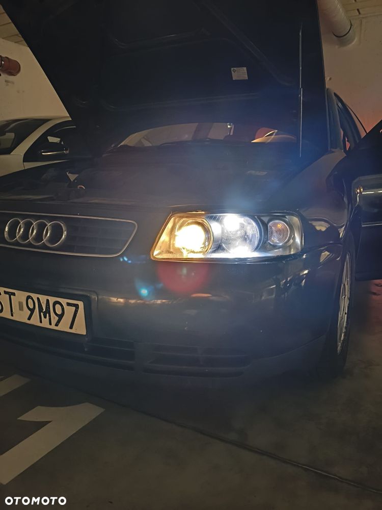 Audi A3 3-drzwiowe 1.6 Ambition - 1