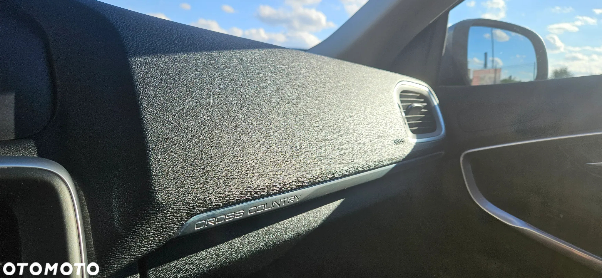 Volvo V40 Cross Country - 8