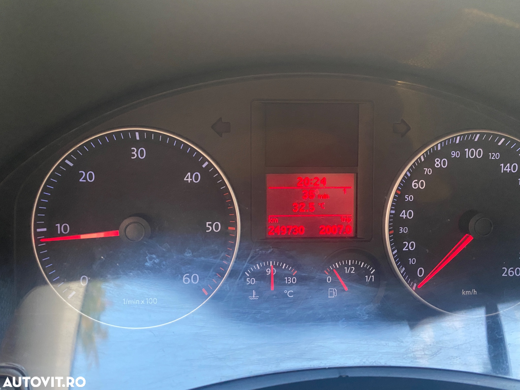 Volkswagen Golf 2.0 TDI DPF Sportline - 6