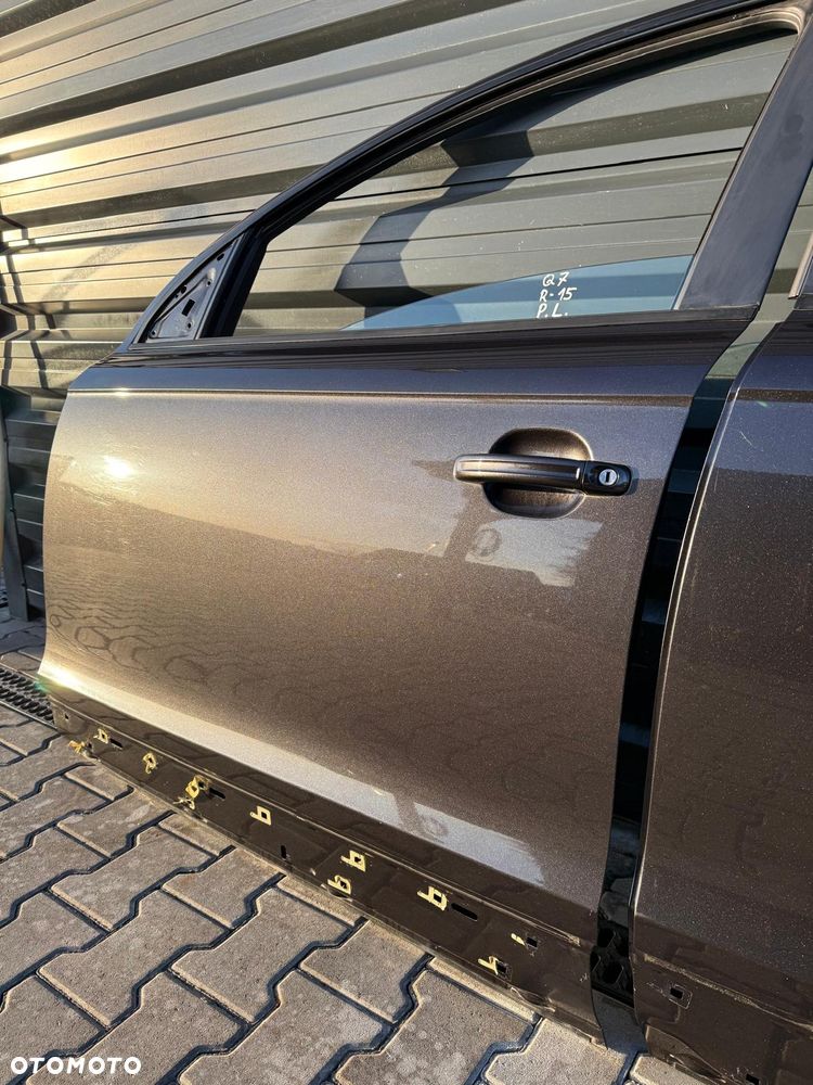 AUDI Q7 LIFT 4L 10-15 DRZWI LEWE TYLNE KOLOR LZ7L - 13