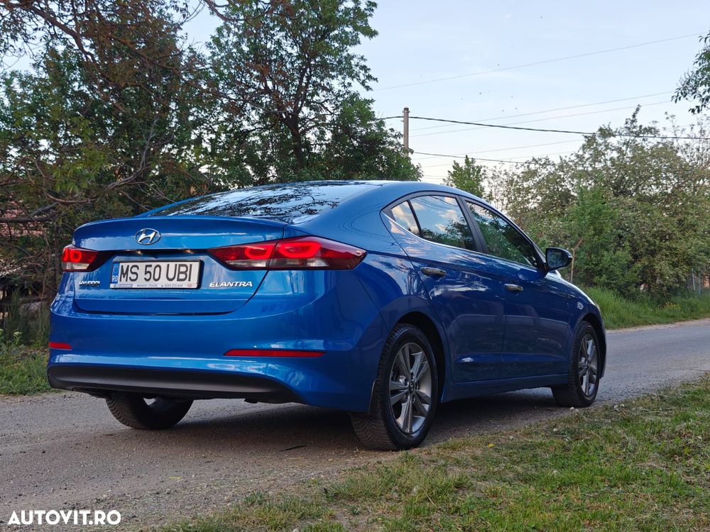 Hyundai Elantra 1.6 MPi Exclusive - 4