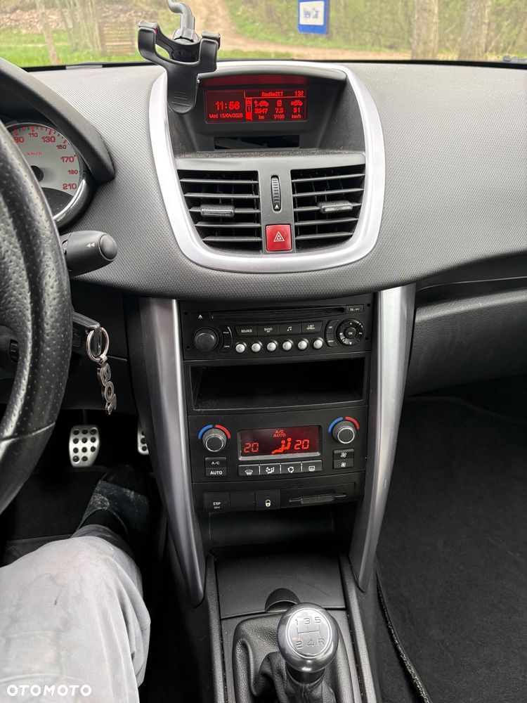 Peugeot 207 CC 1.6 Sport - 11