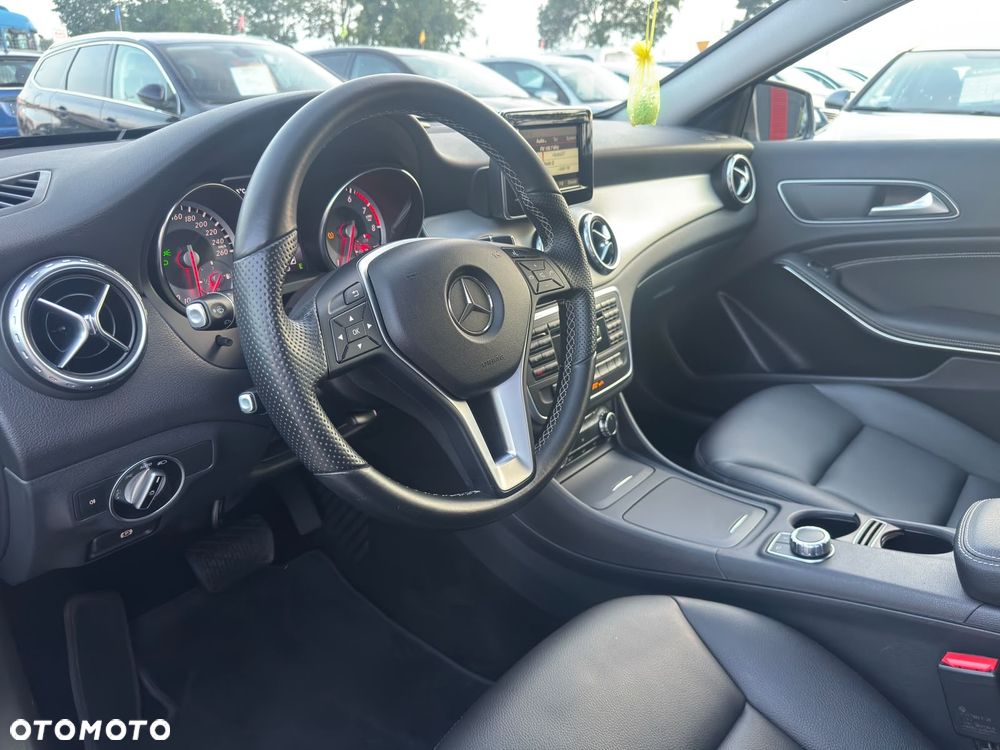 Mercedes-Benz GLA - 19