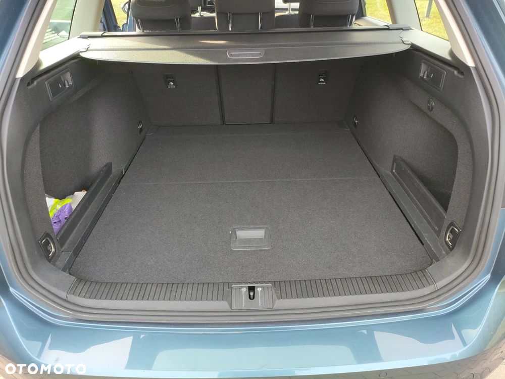 Volkswagen Passat - 22