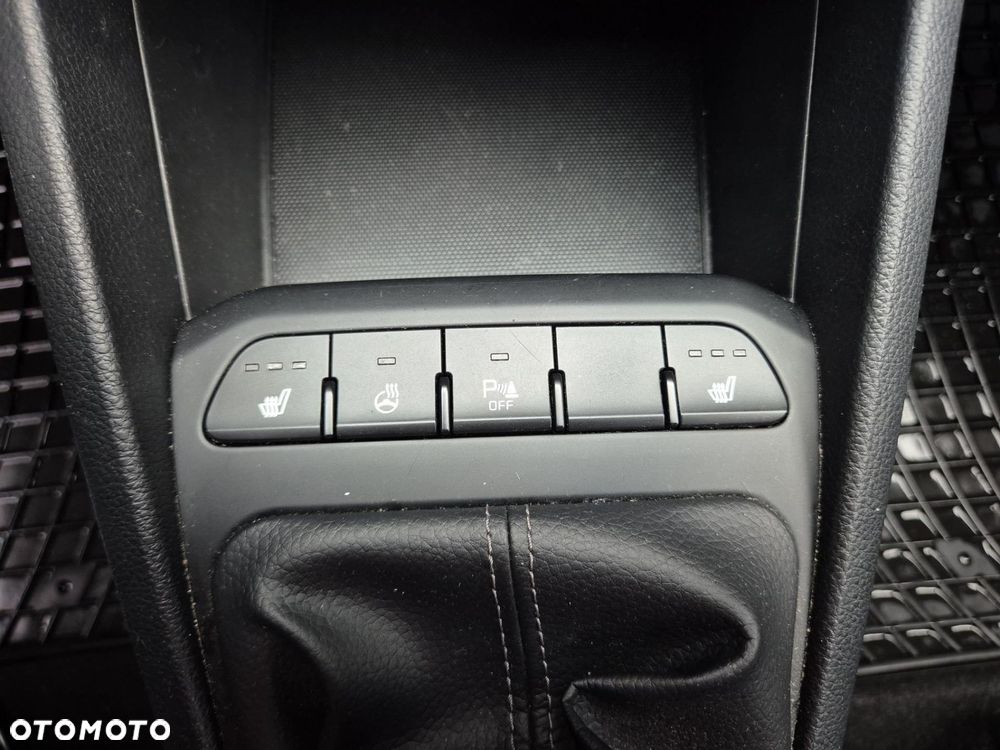 Kia Stonic - 22
