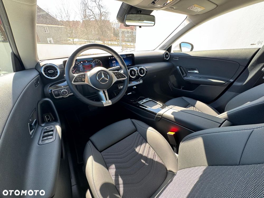 Mercedes-Benz CLA 200 mHEV 7G-DCT - 7