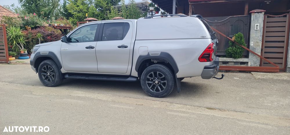 Toyota Hilux 2.8D 204CP 4x4 Double Cab AT Invincible - 2