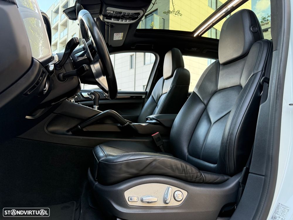 Porsche Cayenne S Tiptronic S - 33