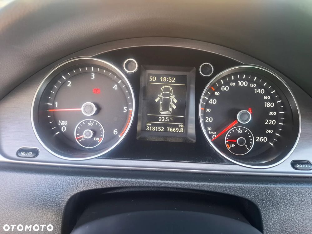 Volkswagen Passat 2.0 TDI BlueMotion Technology Highline - 17