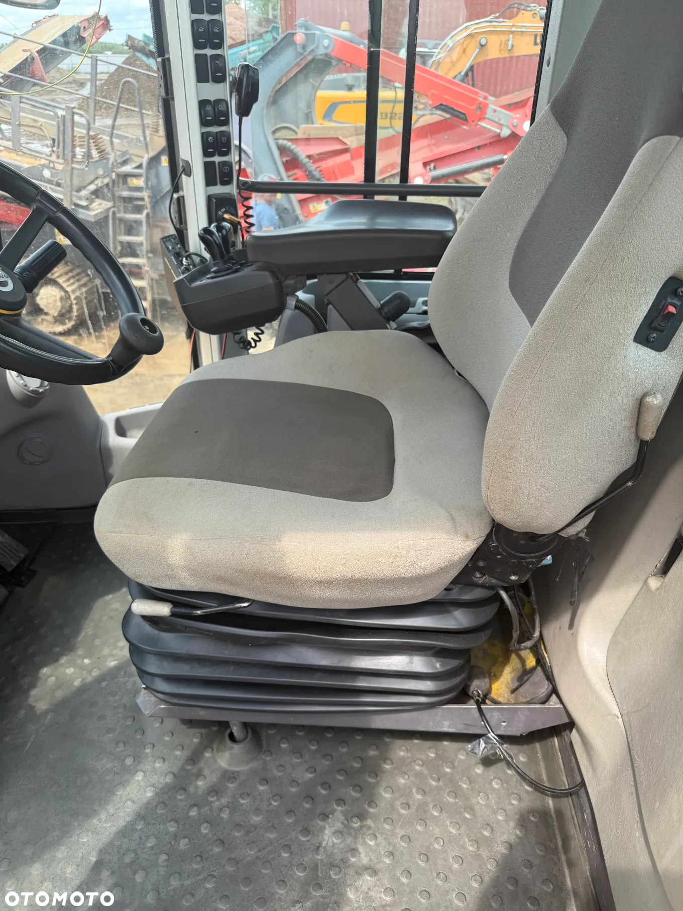 Volvo L180H - 9