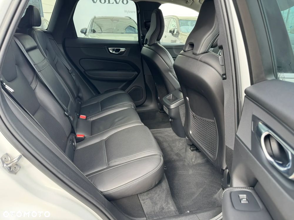 Volvo XC 60 B4 D AWD Inscription - 9