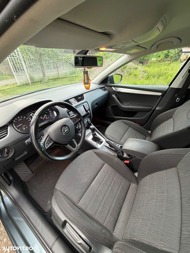 Skoda Octavia 2.0 TDI DSG 4X4 Style - 12
