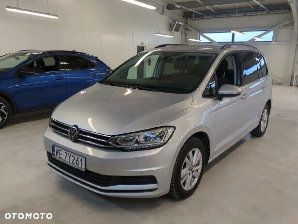 Volkswagen Touran - 1