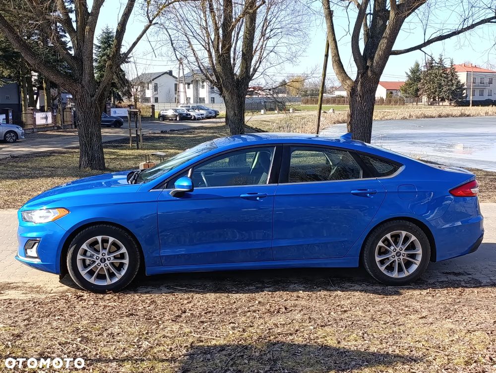 Ford Fusion - 4