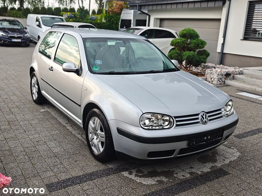 Volkswagen Golf - 5