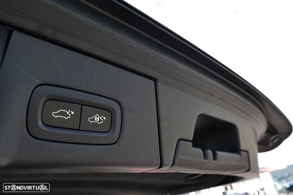 Volvo V90 2.0 D4 R-Design Geartronic - 11