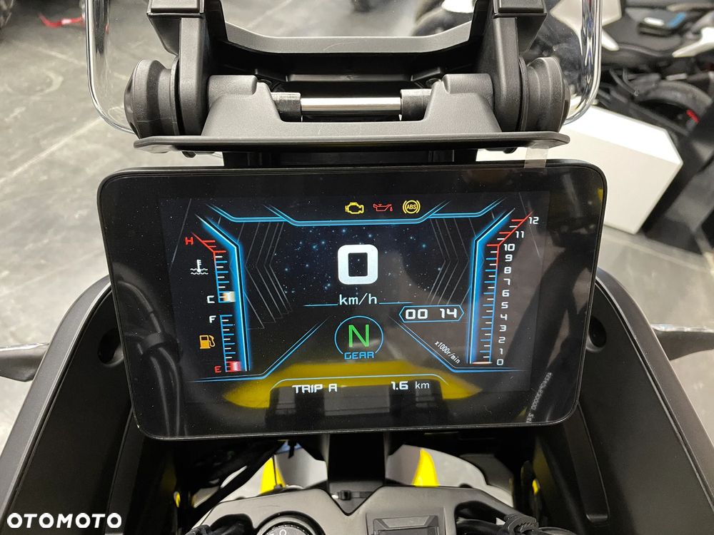 QJMOTOR SVT 650X - 8