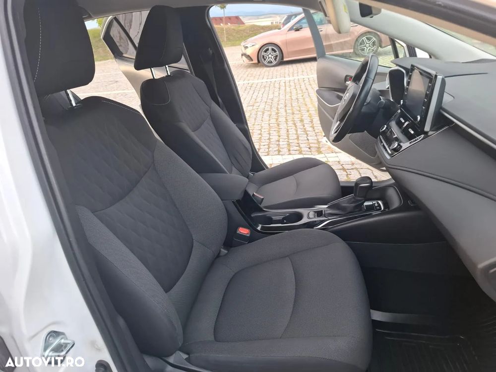 Toyota Corolla Sedan 1.8 HSD Dynamic - 12