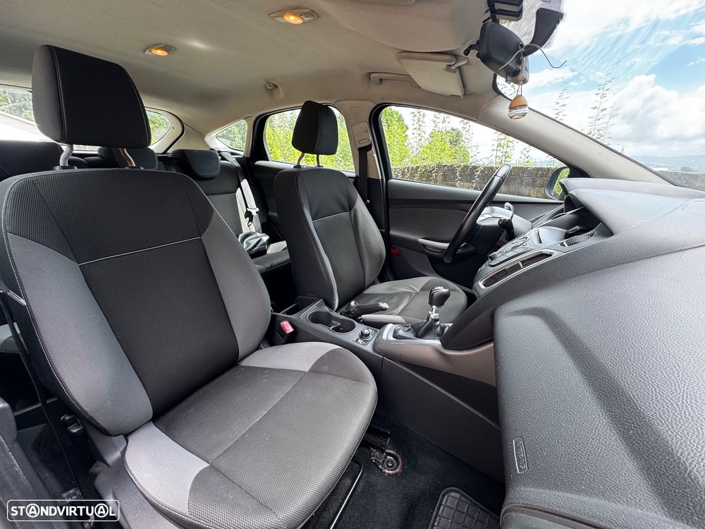 Ford Focus 1.0 EcoBoost S&S COOL&CONNECT - 10