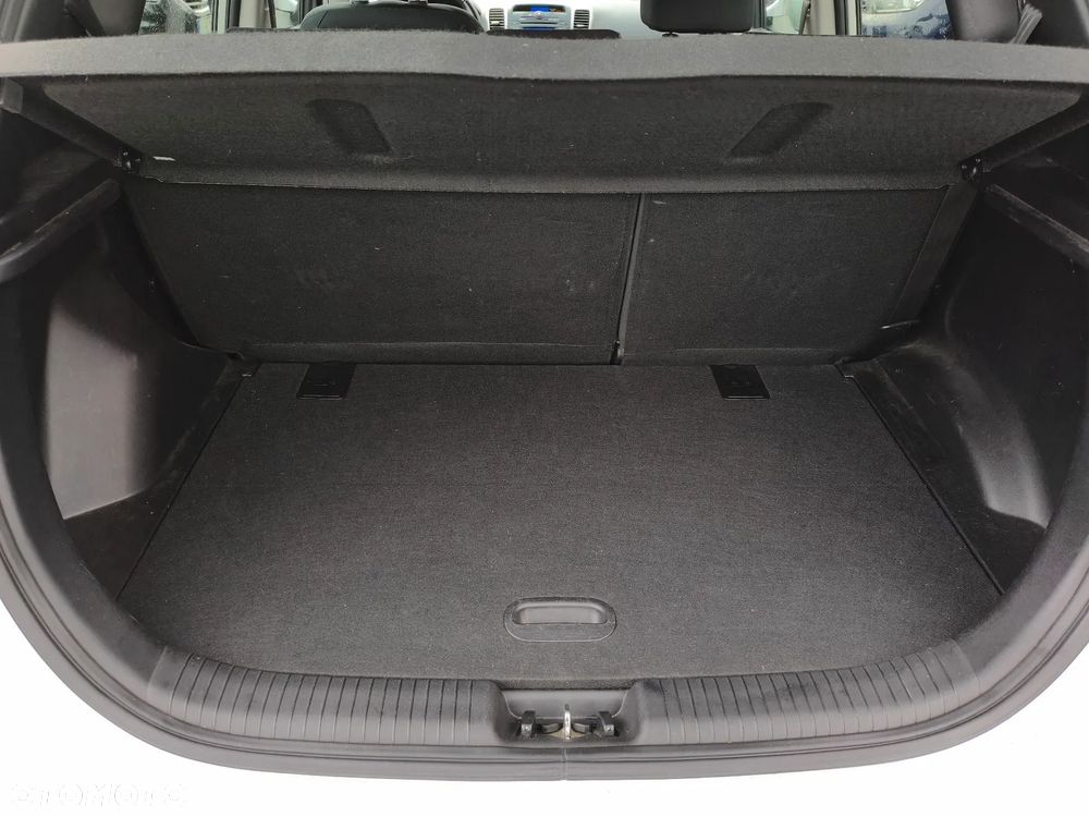 Hyundai ix20 1.6 BlueDrive Classic + - 16