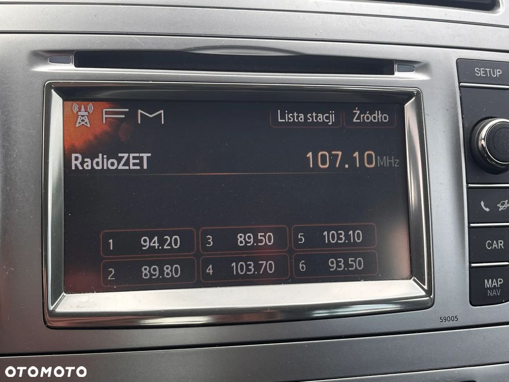Toyota Avensis 1.6 Premium - 25