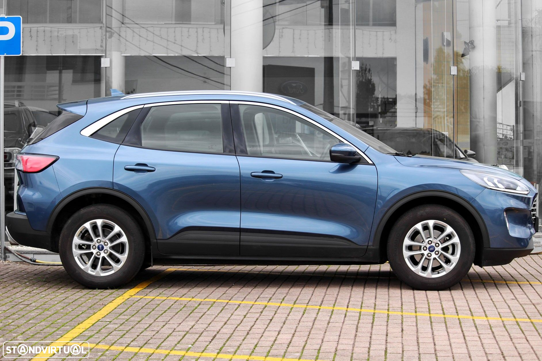Ford Kuga 1.5 TDCi EcoBlue Titanium - 4