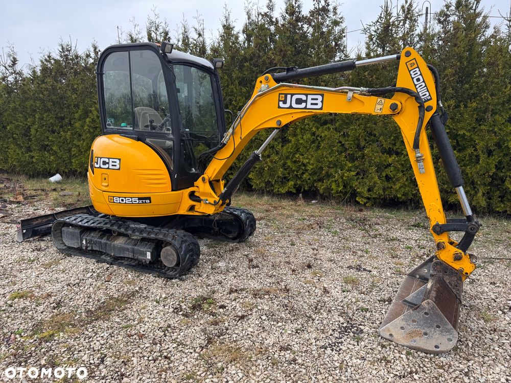 JCB - 3