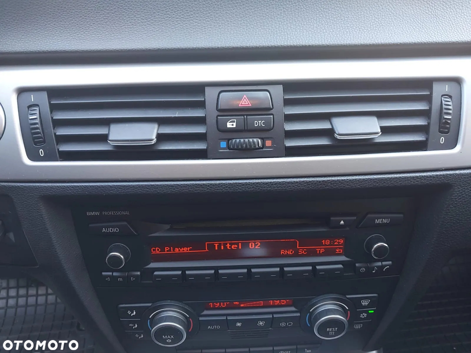 BMW Seria 3 318i - 25