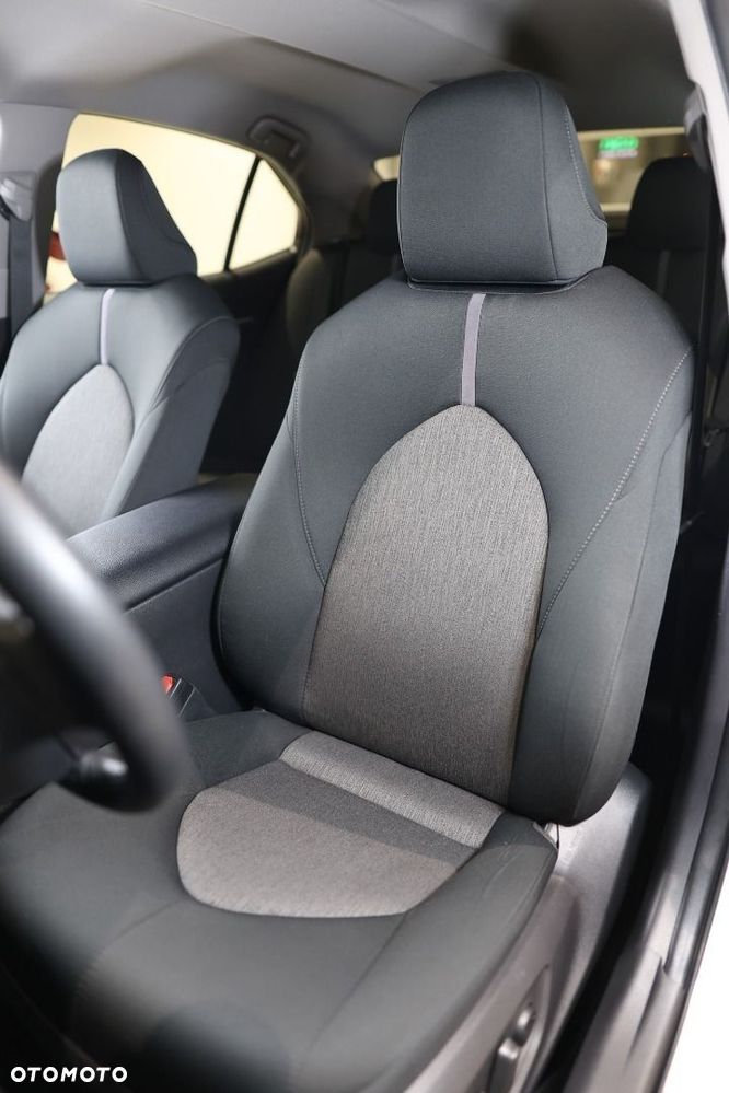 Toyota Camry - 8