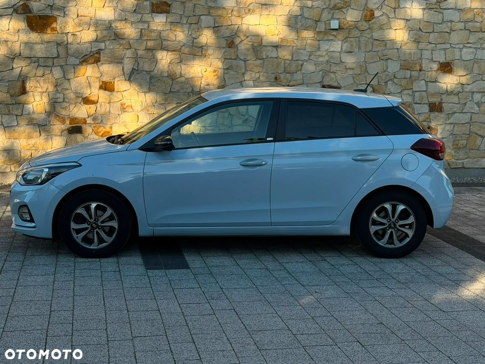 Hyundai i20 1.2 Trend - 11