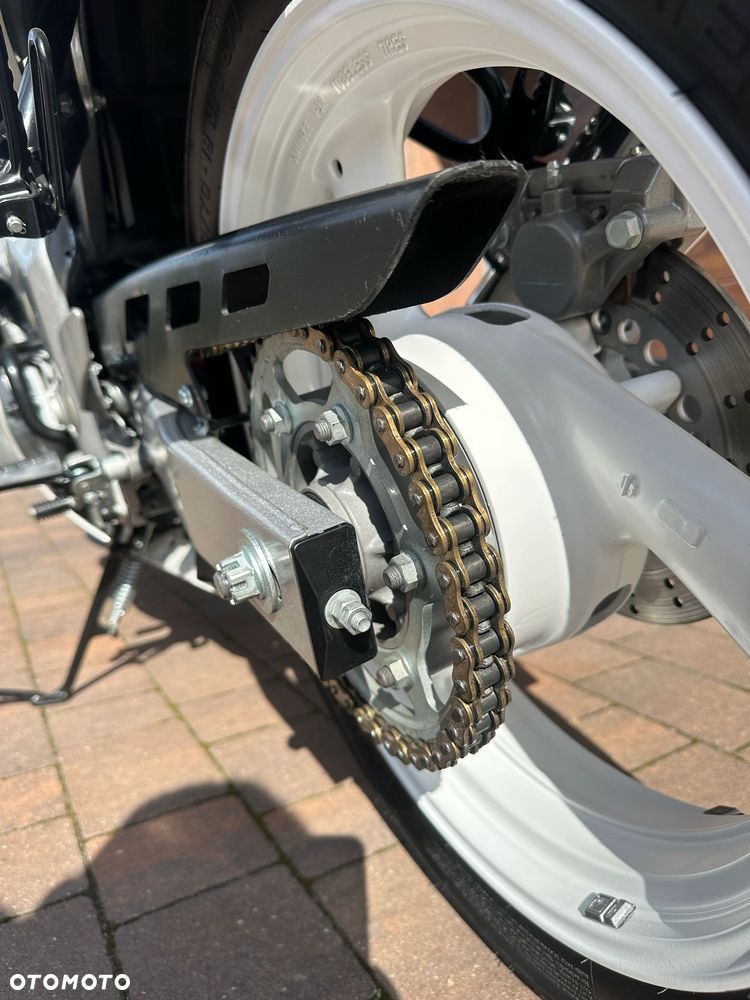 Yamaha FZR - 9