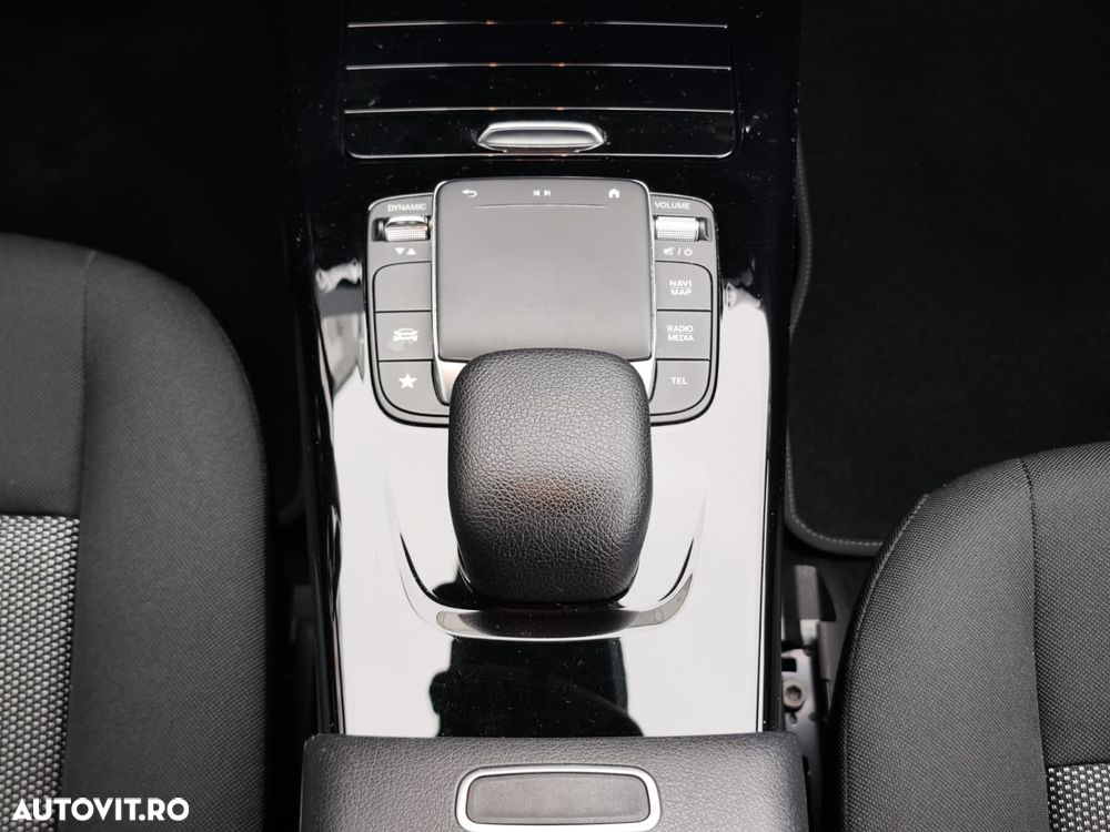 Mercedes-Benz CLA 200 7G-DCT - 20