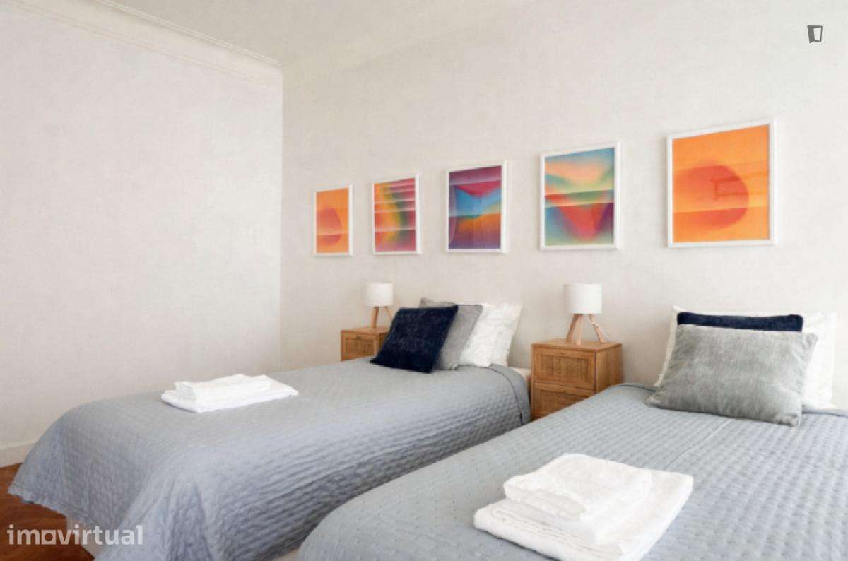 Quarto - localizado em Roma-Areeiro Lisbon - Grande imagem: 5/16