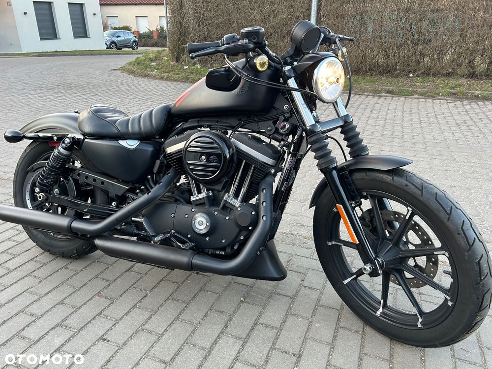 Harley-Davidson Sportster Iron 883 - 1