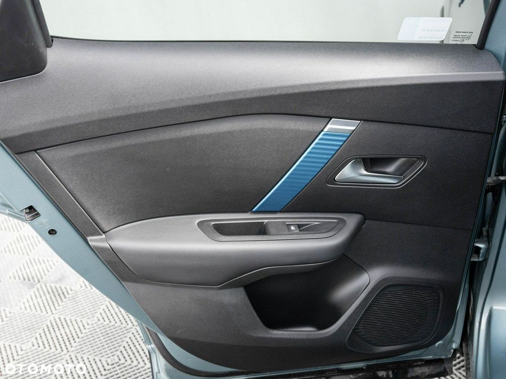 Citroën C4 EV136 50kWh Shine - 23