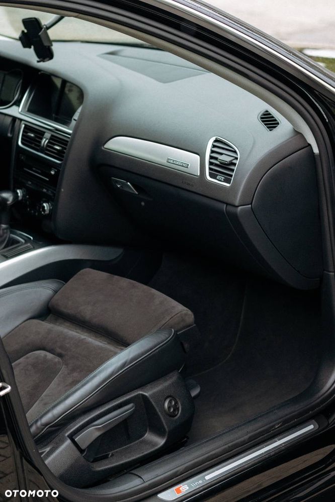 Audi A4 Avant 2.0 TDI Quattro S tronic - 12