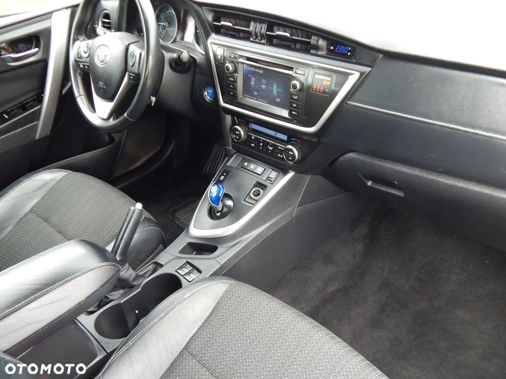 Toyota Auris 1.8 HSD Luna - 14