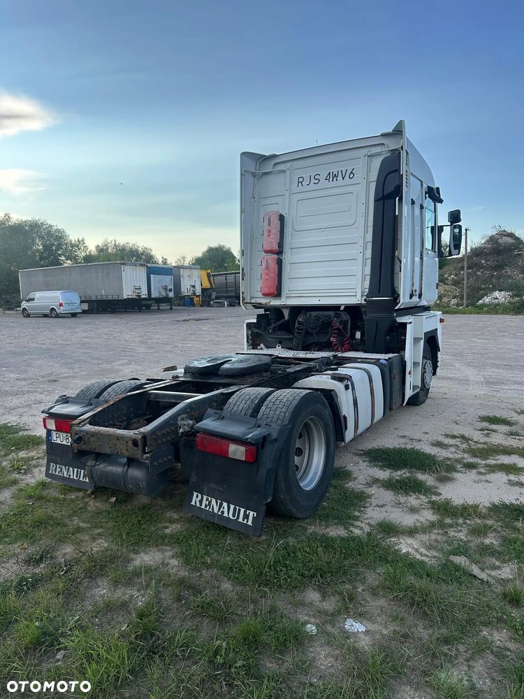 Renault MAGNUM - 16