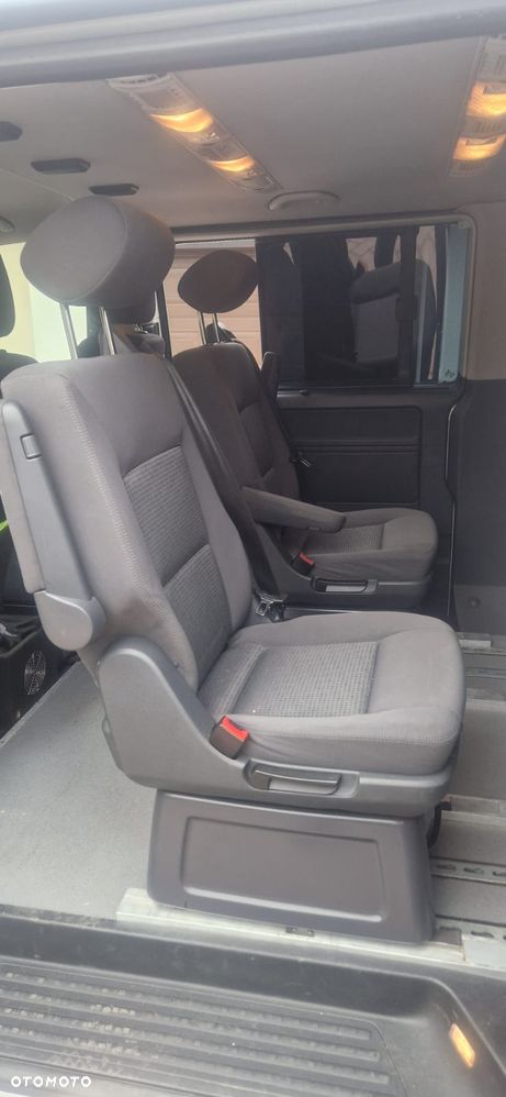 Volkswagen Caravelle - 16
