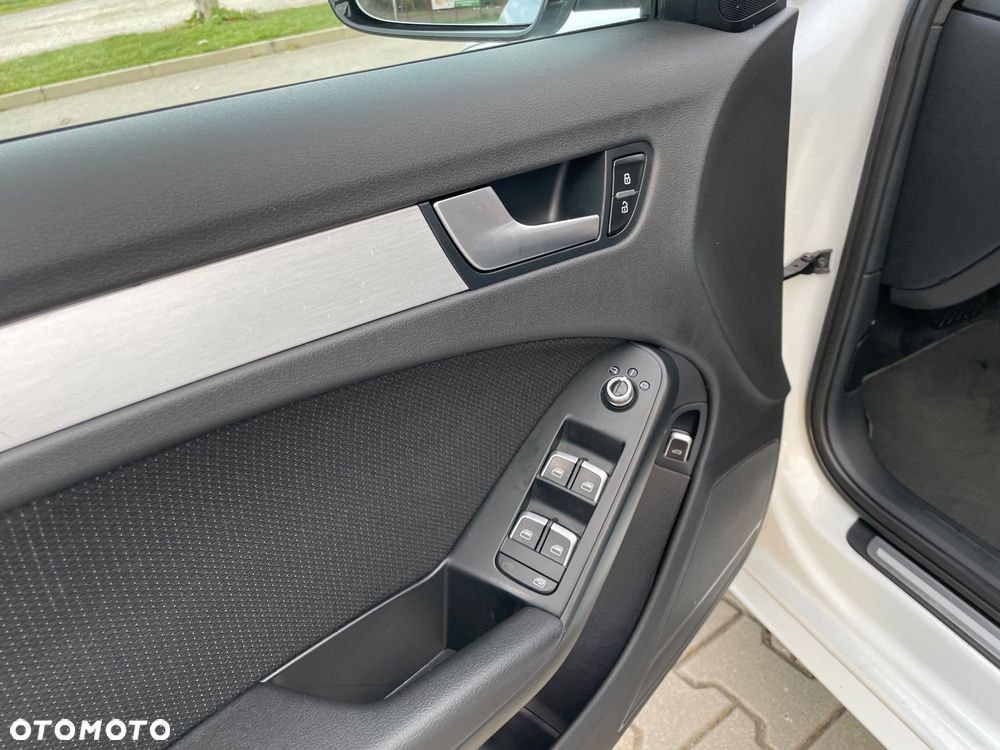 Audi A4 Avant 2.0 TDI ultra S tronic sport - 28