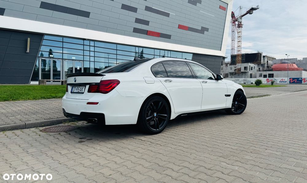 BMW Seria 7 750Li xDrive - 2