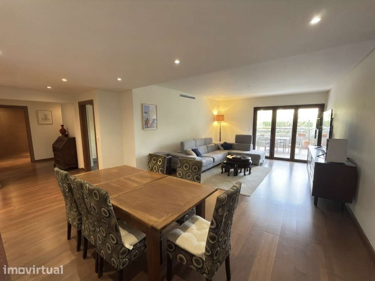 T2 com 155 m², Omnia 4, Terraço e Piscina a 15 Minutos de Lisboa - Grande imagem: 2/13