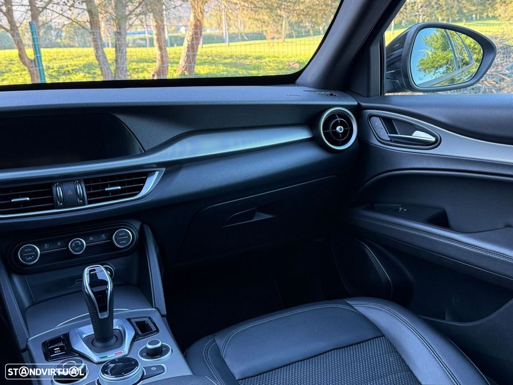 Alfa Romeo Stelvio 2.2 D Sprint Q4 AT8 - 25