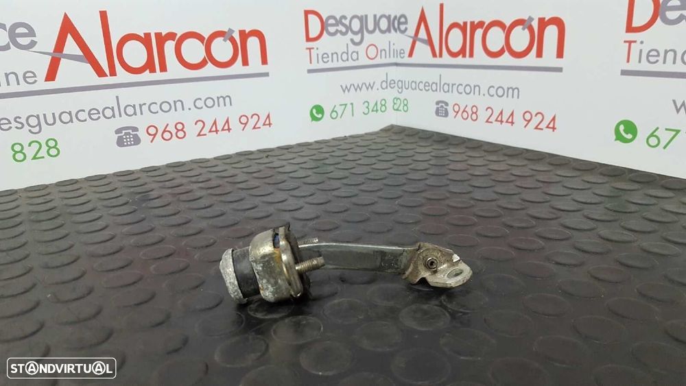 RETENTOR DA PORTA DIANTEIRA ESQUERDA CITROEN ZX 1.6 ARMONIA - 1