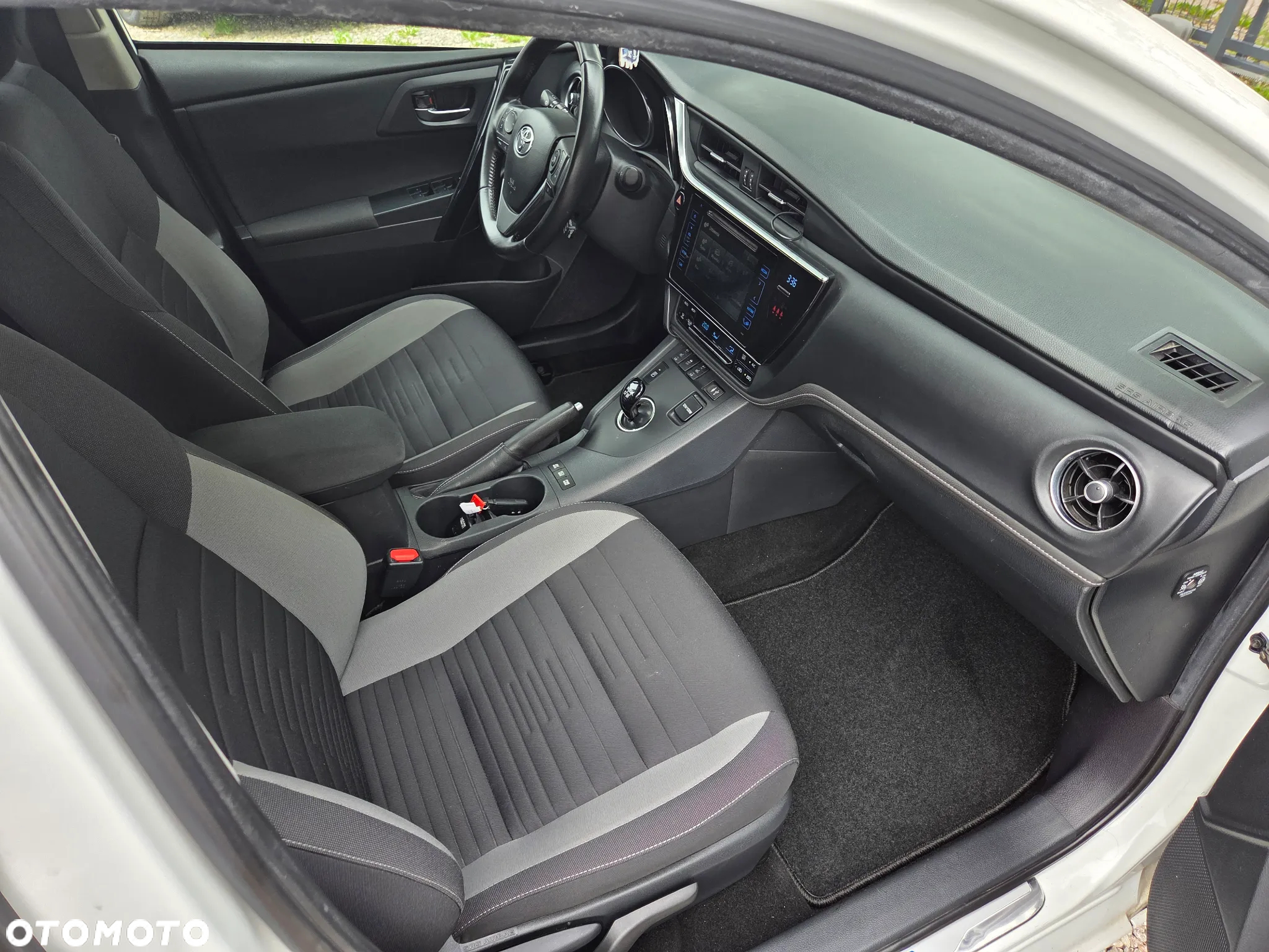 Toyota Auris 1.8 VVT-i Hybrid Automatik Touring Sports Edition - 8