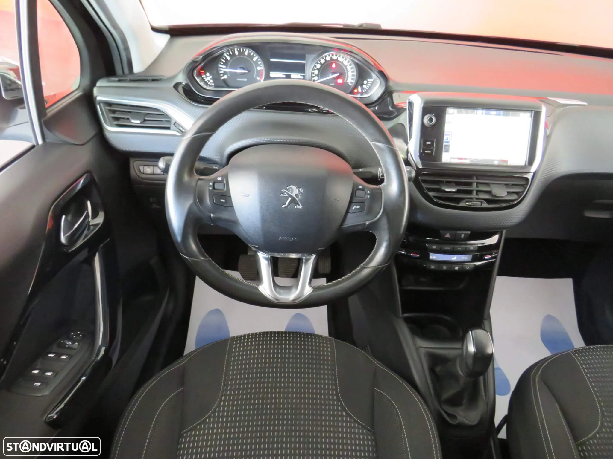 Peugeot 208 1.2 PureTech Allure - 14