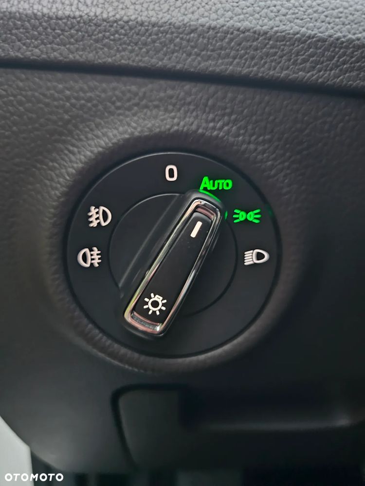 Skoda Superb 2.0 TDI L&K DSG - 27