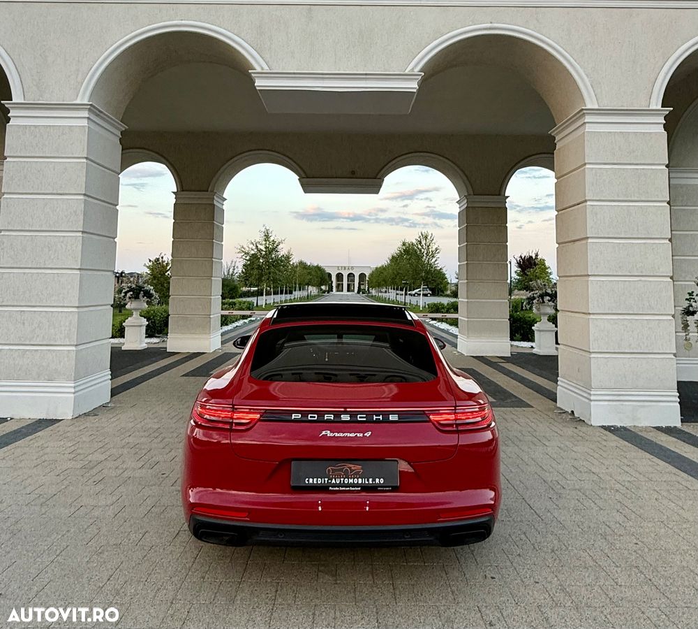 Porsche Panamera - 4